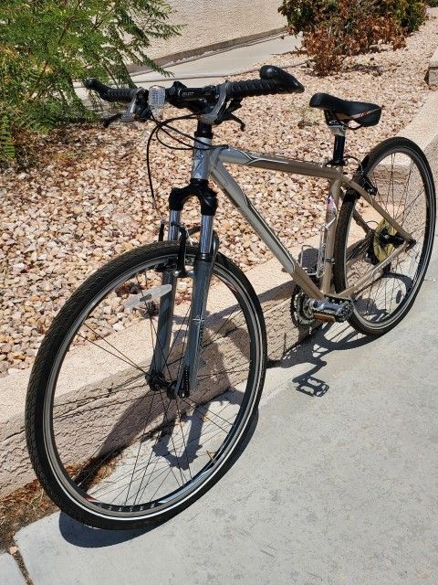 EXCELLENT CONDITION GARY FISHER 229 DUAL SPORT 27 SPEED HYBRID