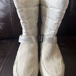 Women’s 8 coach boots