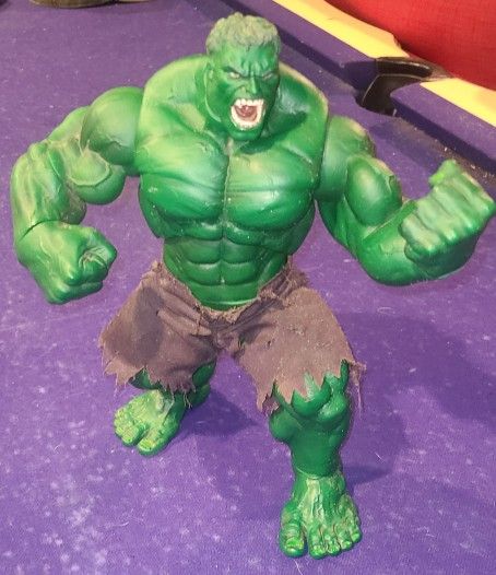 Marvel Incredible Hulk 2003 Movie Raging Poseable 13” Rotocast Figure ToyBiz