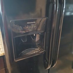 Frigidaire Refrigerator 