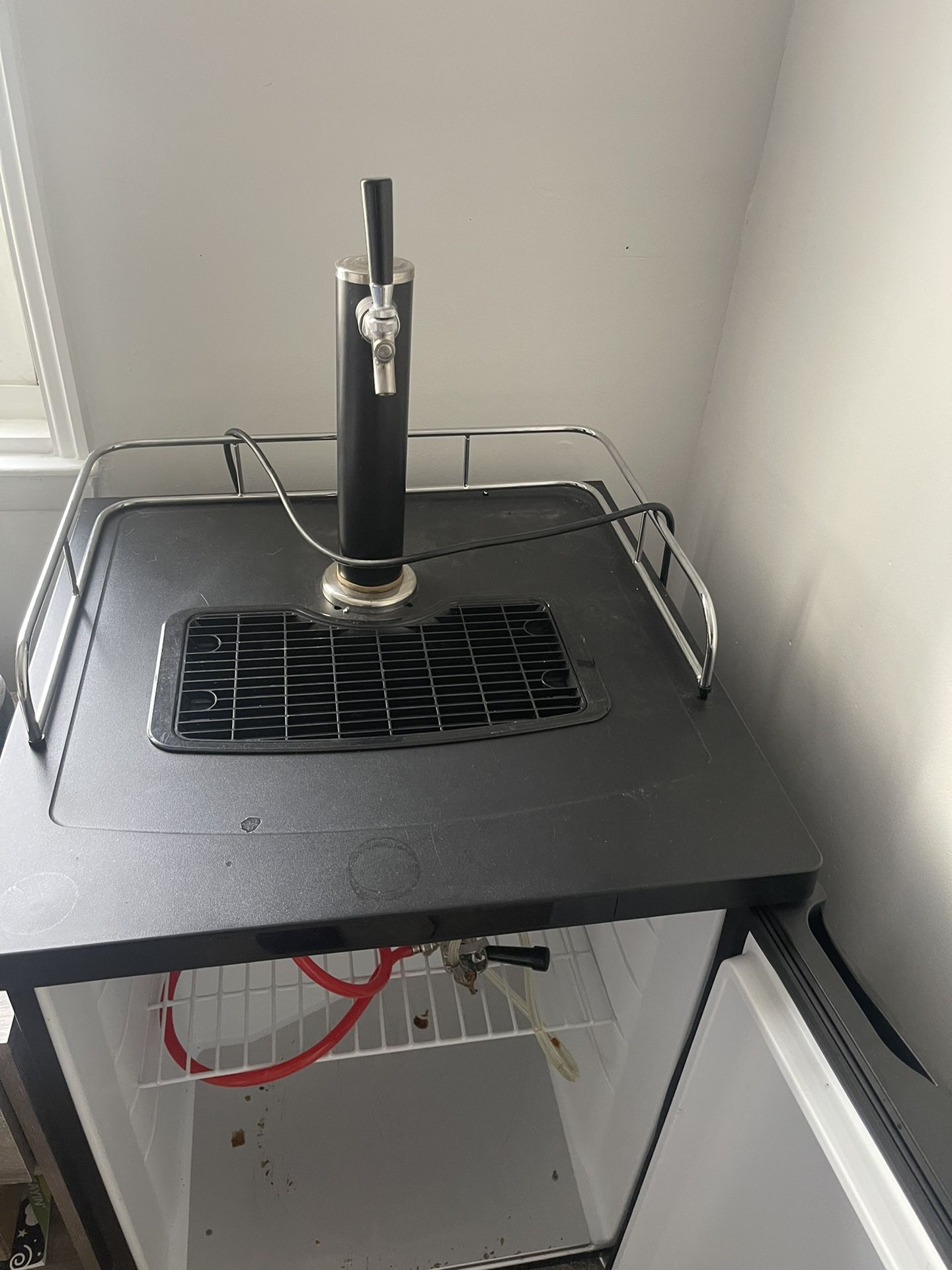 Insignia Kegerator 