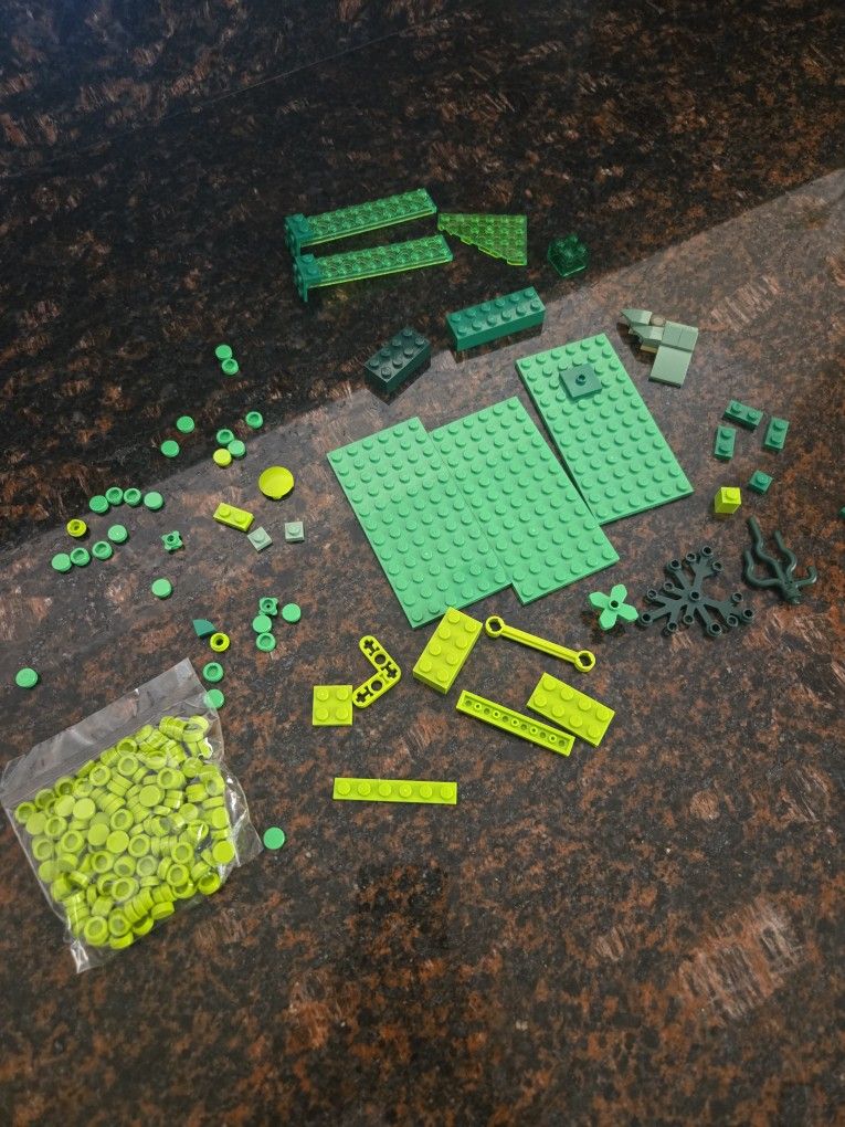 LEGO Green Lot β Plates, Bricks, Technic, and Plant Pieces πΏ