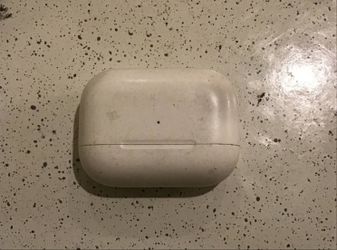 AirPods Pro (2nd Generation) USB-C Magsafe Charging Case Replacement