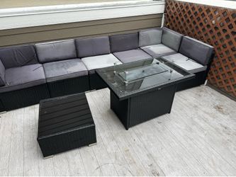 7-Piece Outdoor Rattan Sectional Set with Gas Fire Pit Table & Ottoman