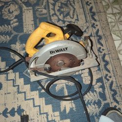 Electric DeWalt Saw