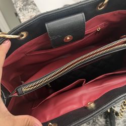 Purse Black In Great Condition 