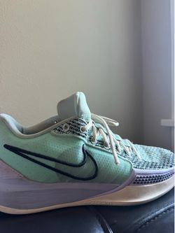 Sabrina basketball shoes