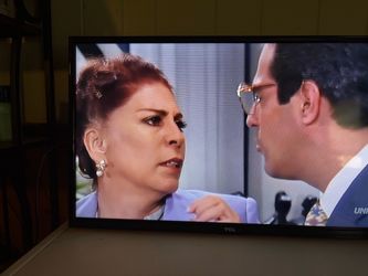 TCL 32 inch regular tv w/remote control