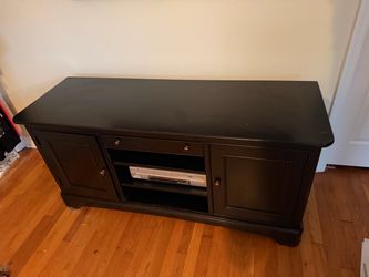 Thomasville  TV Stand with Cabinet Storage