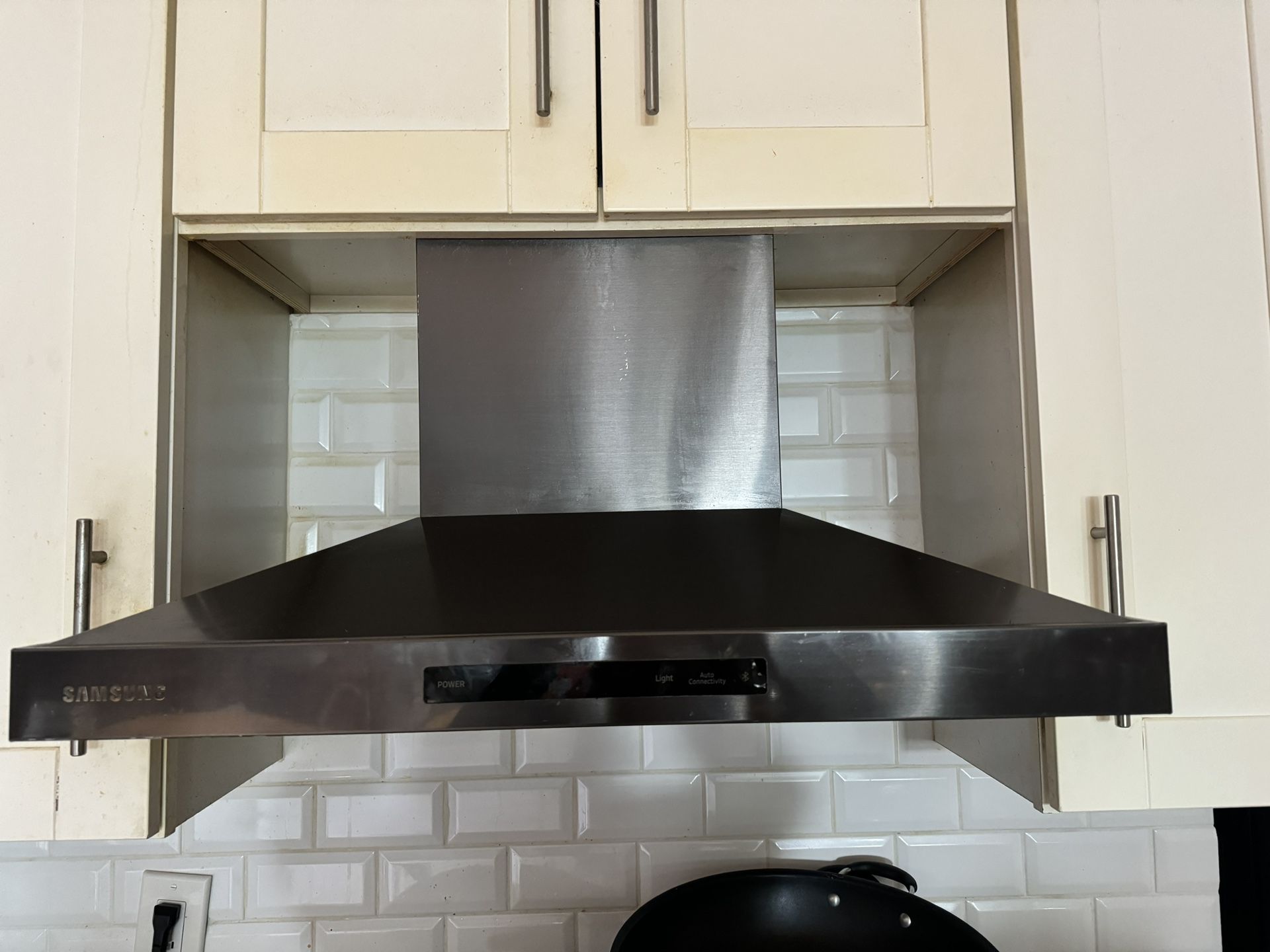 Samsung Black Stainless Kitchen Hood And Dishwasher 