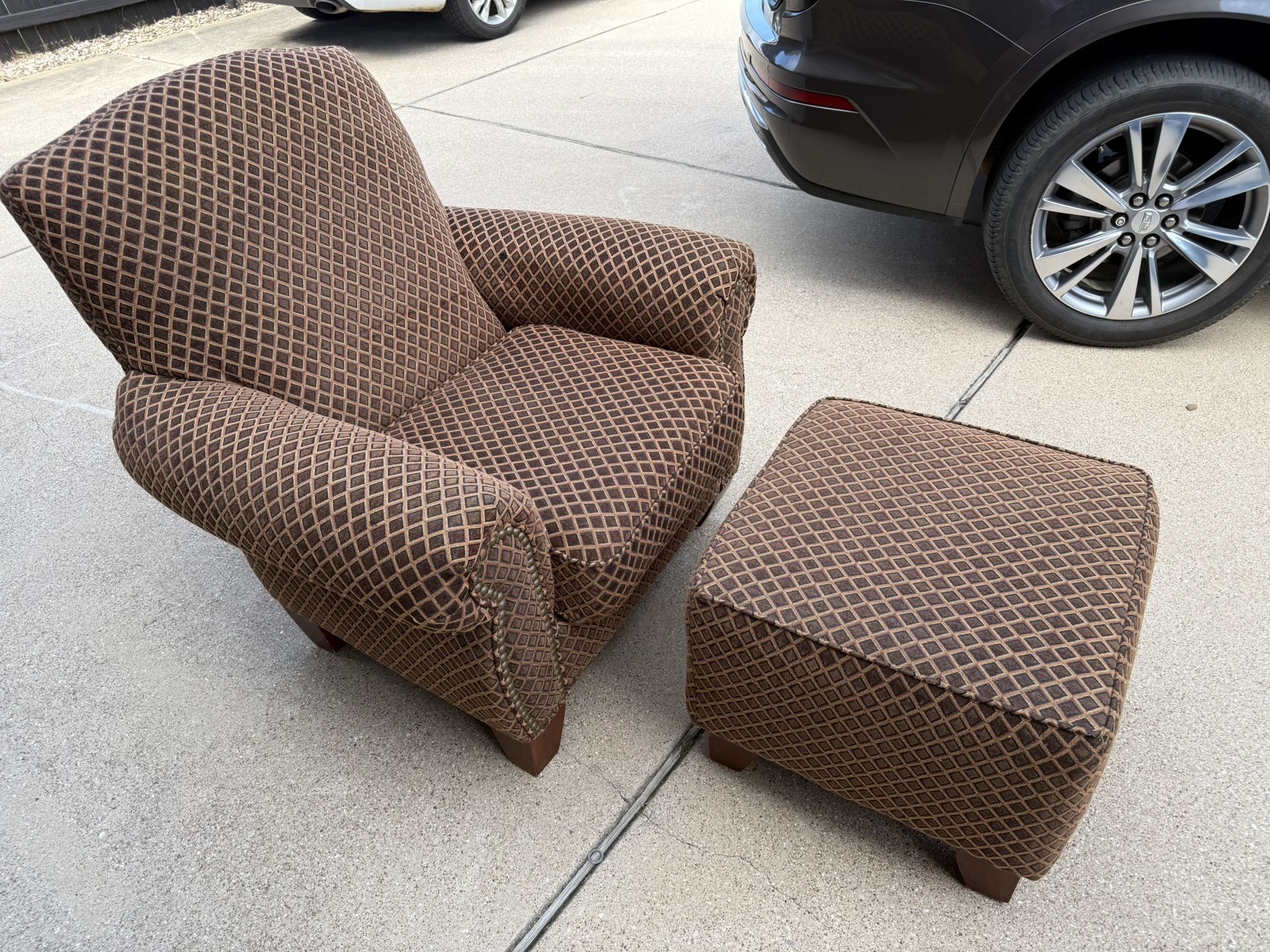 Arm Chair with Ottoman