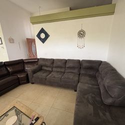Couches - Sectional