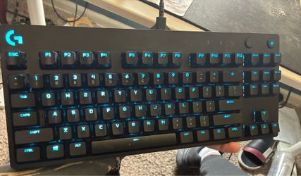 Logitech G Pro Mechanical Gaming Keyboard, Ultra Portable Tenkeyless Design, Detachable Micro USB Cable, 16.8 Million Color Lightsync Rgb backlit keys