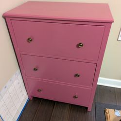 Wood Dresser, 3 Drawers, Sturdy.  Pink.  Great Condition.  
