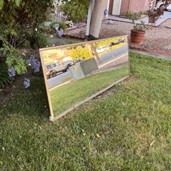 FREE Closet Mirror – Great for Home Gym, Decor, or DIY (Cracked)