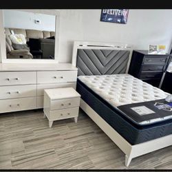 *Weekly Feature!!!*---Bold Colby Platform Queen/King Bedroom Sets---From $799!!!---Delivery And Financing🤝