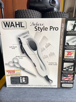 WAHL Deluxe Style Pro Complete Haircutting Kit