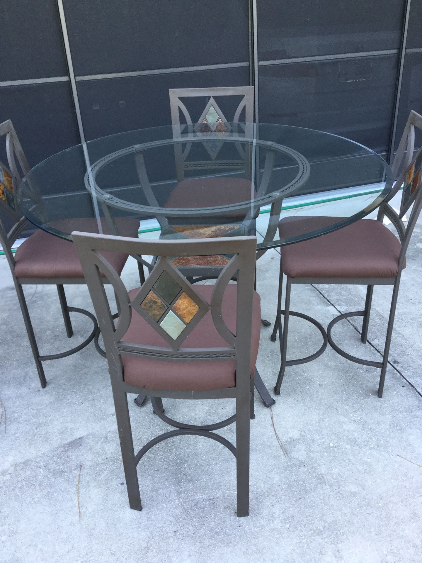 Dinette set with 4 chairs