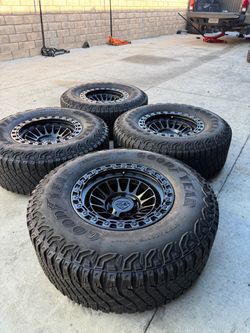 New wheels 17x9 6 lugs for any Ford F 150 6 lugs and used tires 315/79r17 Goodyear