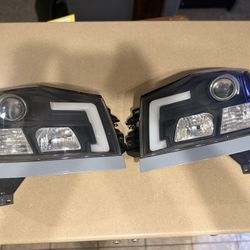  Nissan Titan 04-15 / Nissan Armada 04-07 Version 2 Projector Headlights - Black