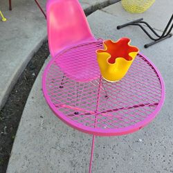 Mid Cenrury Modern Childs 1950s Table And Seat Setup Modern Beauty