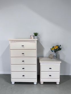 Ashley Furniture Dresser & Nightstand Set – Farmhouse/Cottage Style
