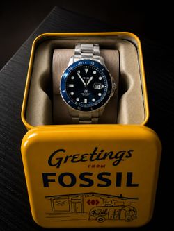 Fossil Blue Men’s Stainless Steel Dive Watch – 100M Water Resistant – Blue Dial & Bezel