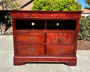 Modern Media Dresser Chest of Drawers Furniture Great Condition