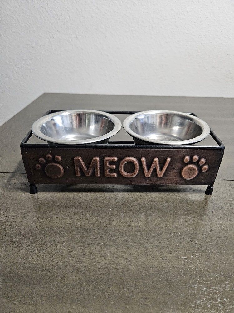 Elevated Pet Food And Water Bowls
