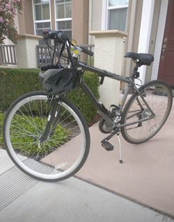 Schwinn Capital 700c Men s Hybrid Bicycle Medium with