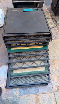 Food dehydrator