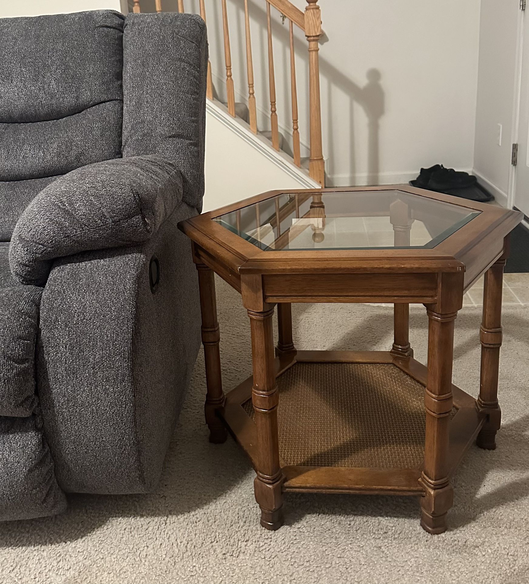 Glass Top End Table - (EXCELLENT CONDITION)