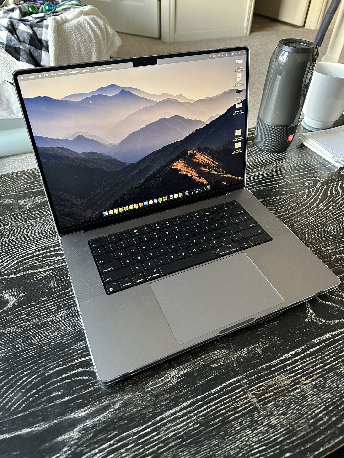 2021 M1 MacBook Pro 16 inch: 16GB RAM, 512GB storage