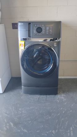 Like new GE profile ultra fast all in one washer and dryer unit, do it all in 1 machine