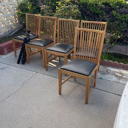 Chairs — Retro - Wood - Vintage