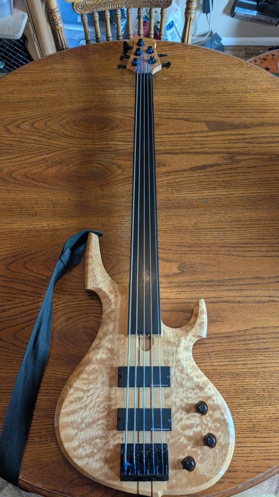 Hand made 5 string Fretless Bass Guitar