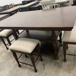 Dining Table With Barstools 