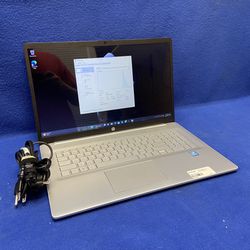 HP 17-CN0030NR 17” Laptop Quad Core, 4GB RAM, 256GB SSD W/Charger 11043190