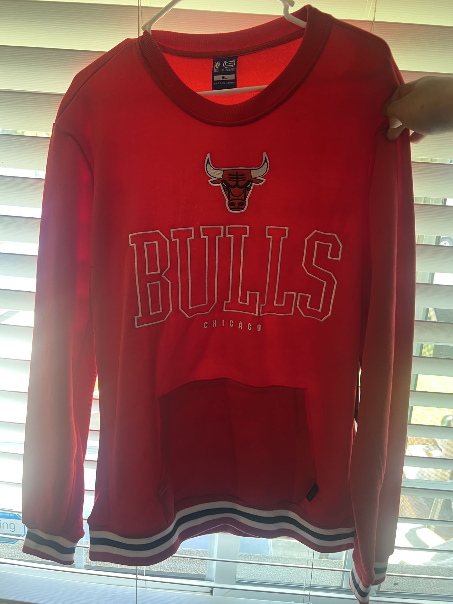CHICAGO BULLS SWEATSHIRT SIZE XL
