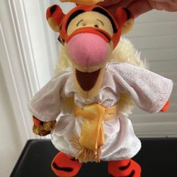 Disney Store Tigger Choir Angel  9"  Mini Bean Bag Plush toy  In excellent condition
