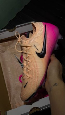 Soccer cleats