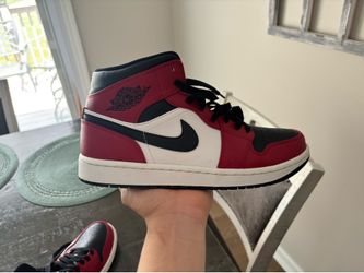 Jordan 1 mid