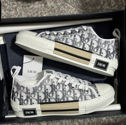 Men’s luxury sneakers