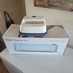 CRICUT EXPLORER 2 AND CRICUT EASYPRESS 2 BUNDLE 