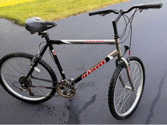 Men’s giant 21 speed mountain bike boulder edition large frame