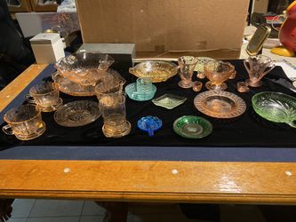 Depression glass /Carnival Glass