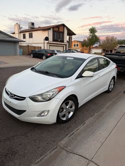Hyundai Elantra White 4-Door Sedan