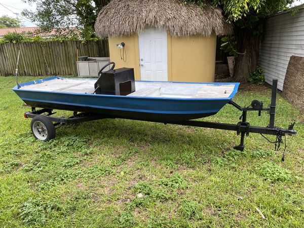 12 ft Jon boat with center console for Sale in Miami, FL - OfferUp