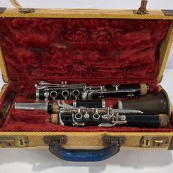 Bundy Clarinet 
