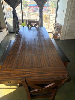 Dining room table